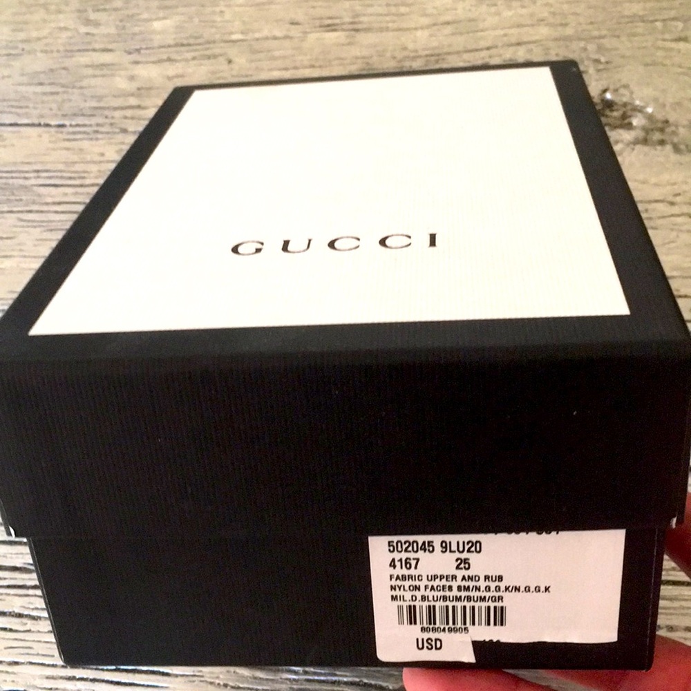 Gucci boys shoes size 25